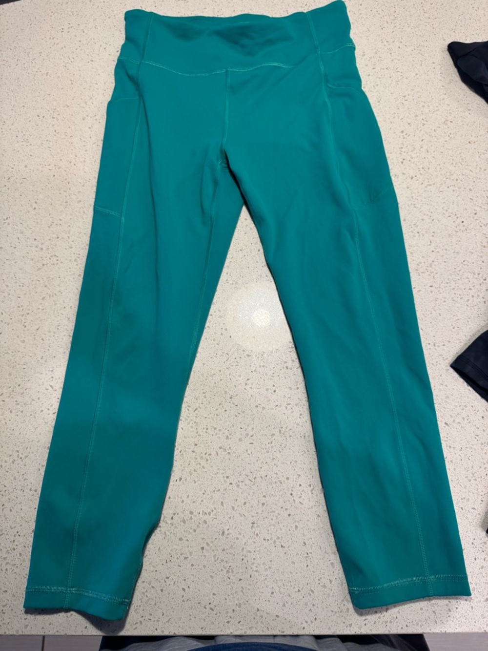 Lululemon’s Women’s 8 Align Full Length Leggings Green